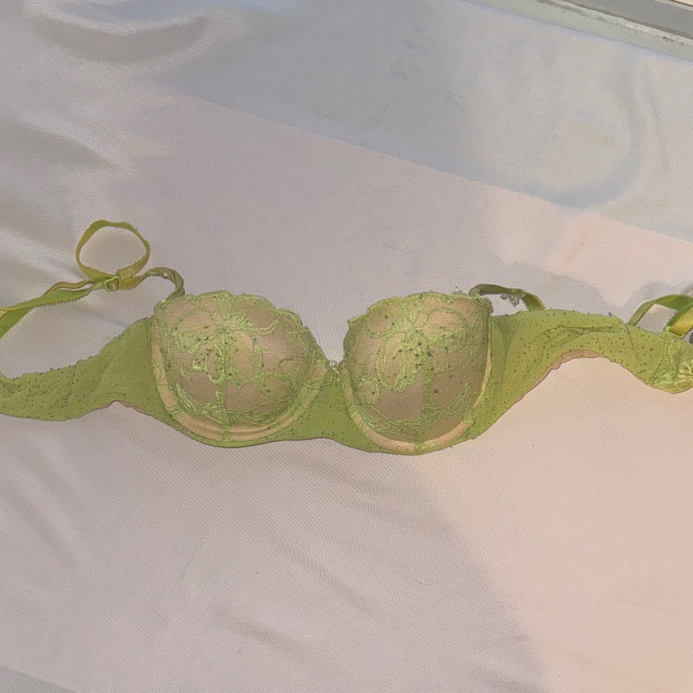 Victoria's Secret Lime Lace Bra